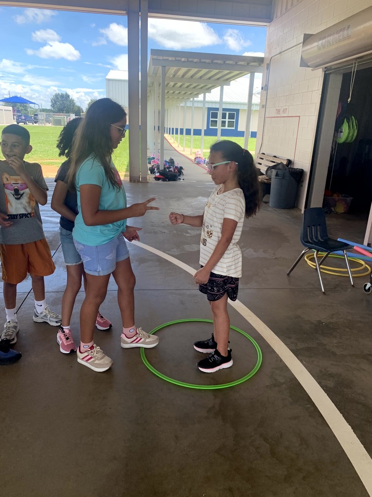 MES students at PE first week of school