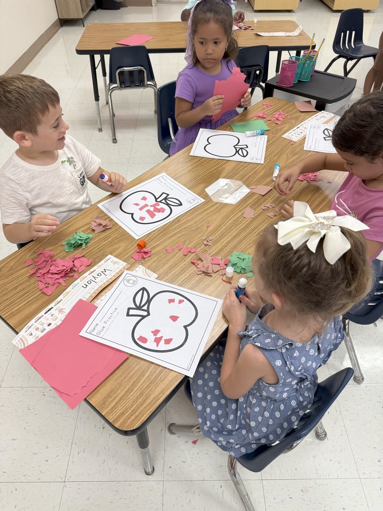 MES students working the 1st week of school