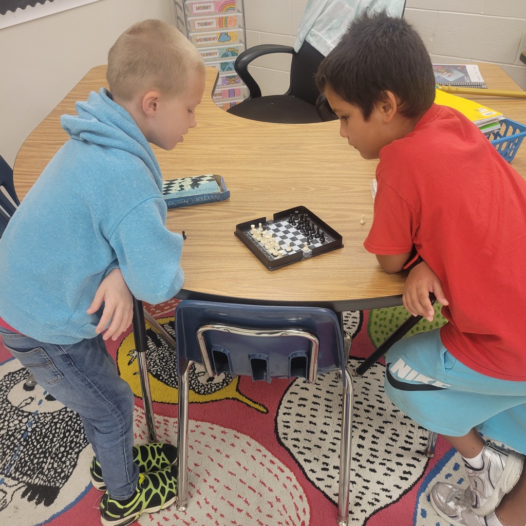 MES students working the 1st week of school