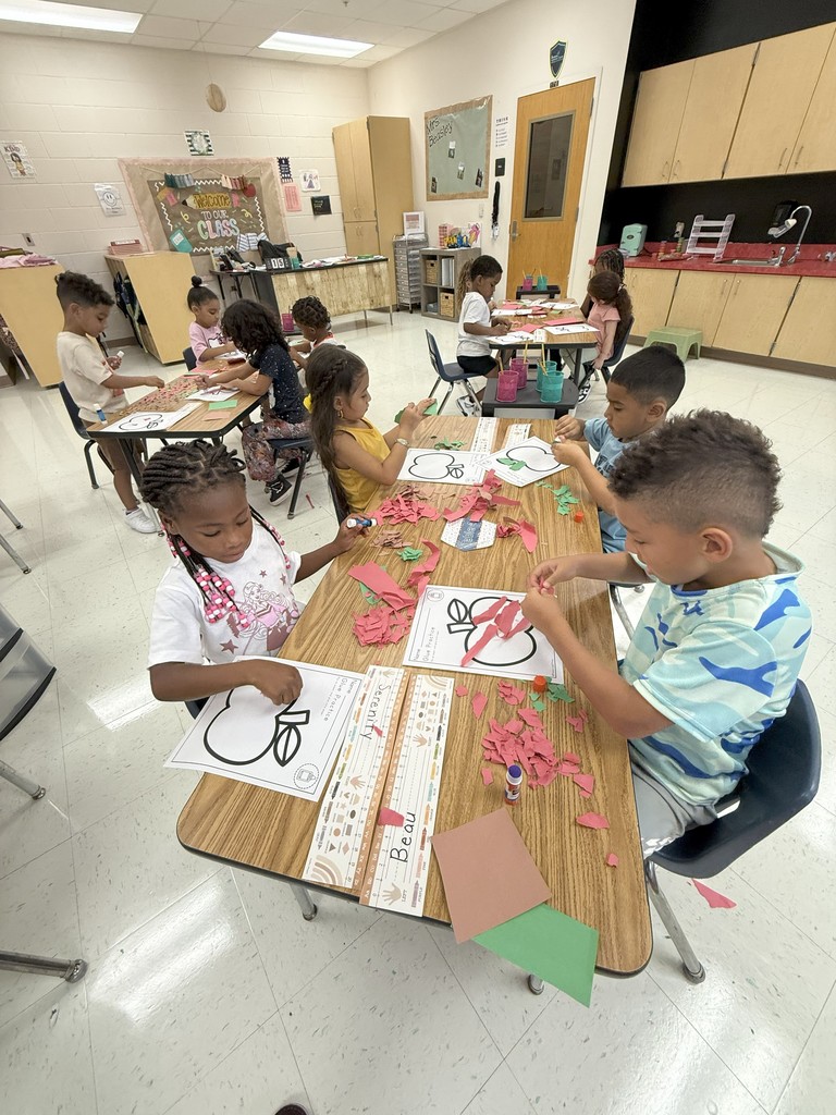 MES students working the 1st week of school