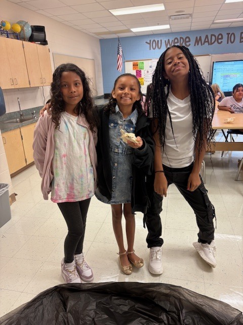 MES Students in STEM Lab in the Egg Drop Challenge.