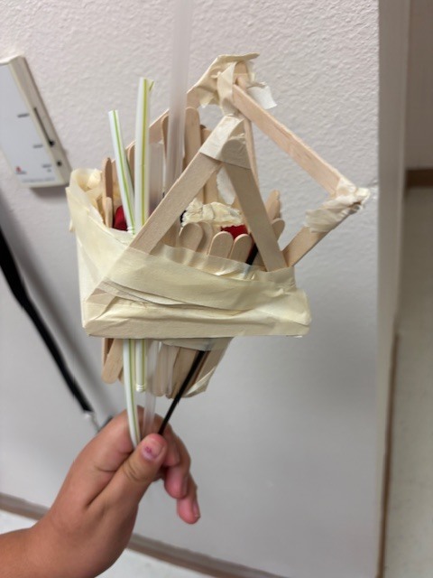 MES Students in STEM Lab in the Egg Drop Challenge.