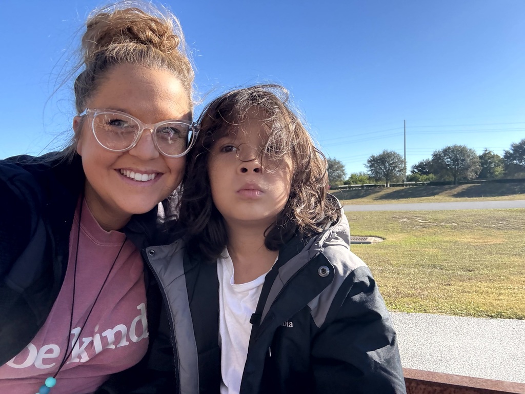 MES Students on a hayride.