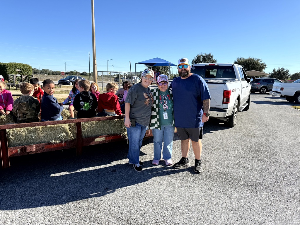 MES Students on a hayride.