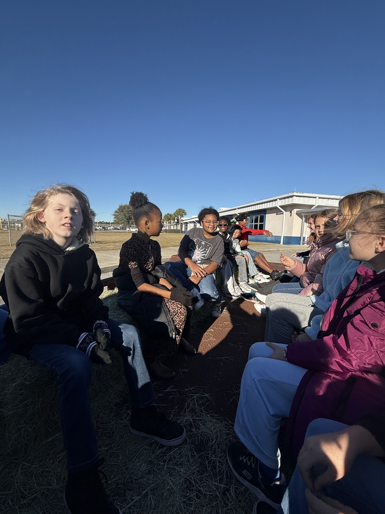 MES Students on a hayride.