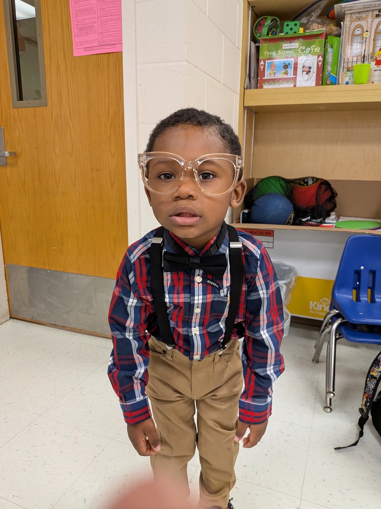 MES Students & Staff Celebrating 100th day of learning this school year.