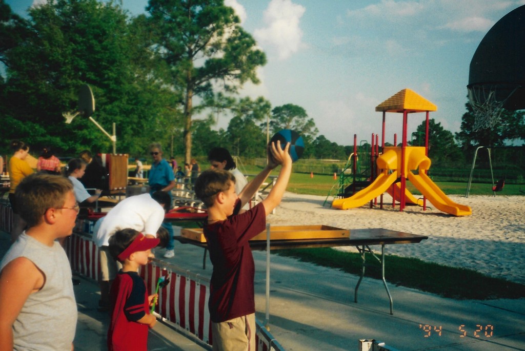 Students at the 2003 CTE HoeDown.