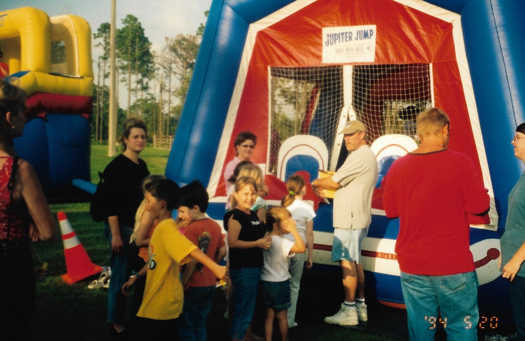 Students at the 2003 CTE HoeDown.