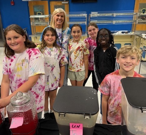 CTE Art Club members and their sponsor, Mrs. Sebring, help out at Sebring High School’s Art Department during their highly successful “Soup Up The Arts” event!