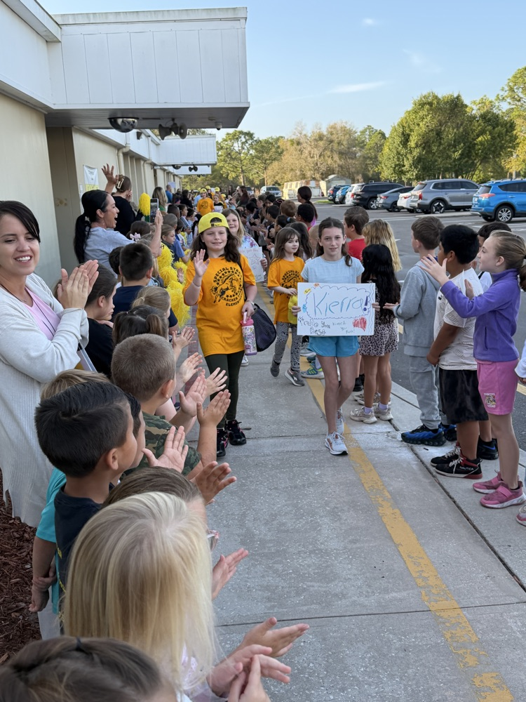 PHOTO OF CTE STUDENTS CHEERING 
