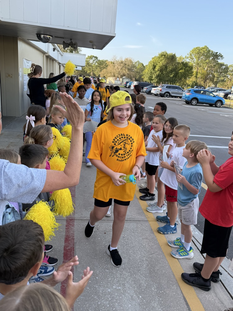 PHOTO OF CTE STUDENTS CHEERING 