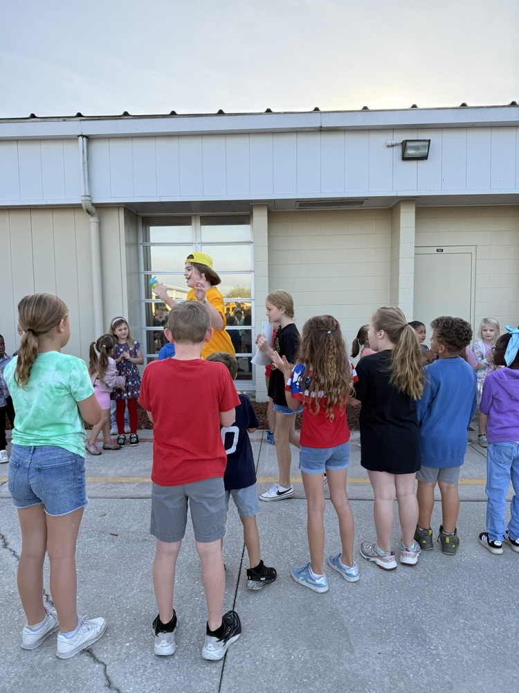 PHOTO OF CTE STUDENTS CHEERING 