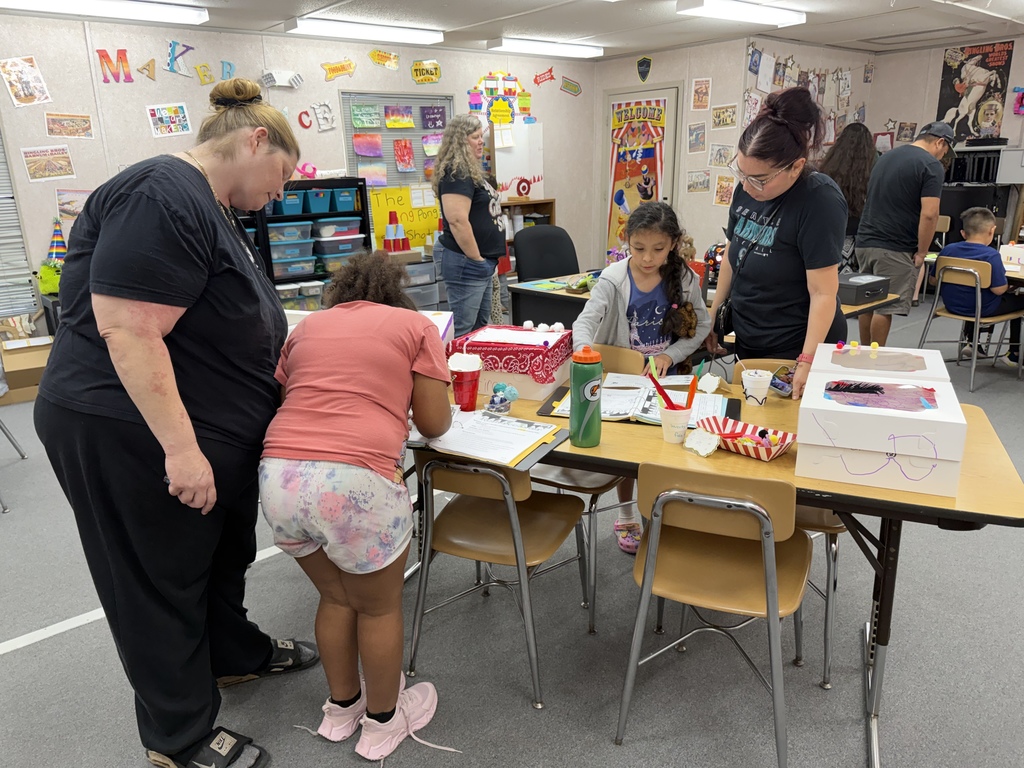 photo of gifted students sharing their projects