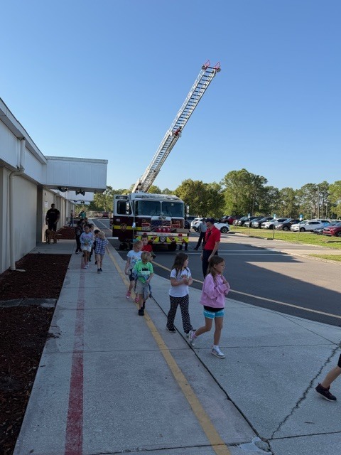 Our Kindergarten Mustangs had a wonderful time diving into their “Community Helpers” unit with some very special visitors from our community! 🚓🚒👩‍⚕️👷