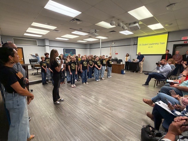 During the most recent School Board meeting, CTE’s Herd of Mustangs student leadership team proudly represented our school! Our student leaders shared their mission and highlighted the many ways they serve our campus and community, including: 🎩 Hat Day 🥫 Canned Food Drive 👏 Custodial, Cafeteria, & Bus Driver Appreciation 💌 Christmas Cards for Sunny Hills residents
