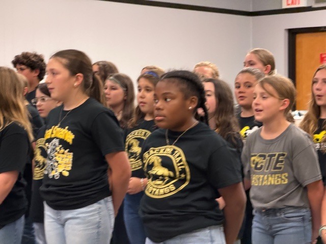 To top it off, our talented CTE Mustang Choir gave a special preview of our upcoming production of The Lion King! 🎭🌟 Their performance left the audience amazed and excited for the full show!