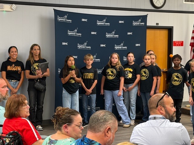 During the most recent School Board meeting, CTE’s Herd of Mustangs student leadership team proudly represented our school! Our student leaders shared their mission and highlighted the many ways they serve our campus and community, including: 🎩 Hat Day 🥫 Canned Food Drive 👏 Custodial, Cafeteria, & Bus Driver Appreciation 💌 Christmas Cards for Sunny Hills residents