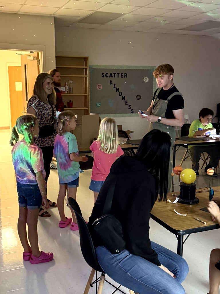 MES Students and families enjoying the STEM night.