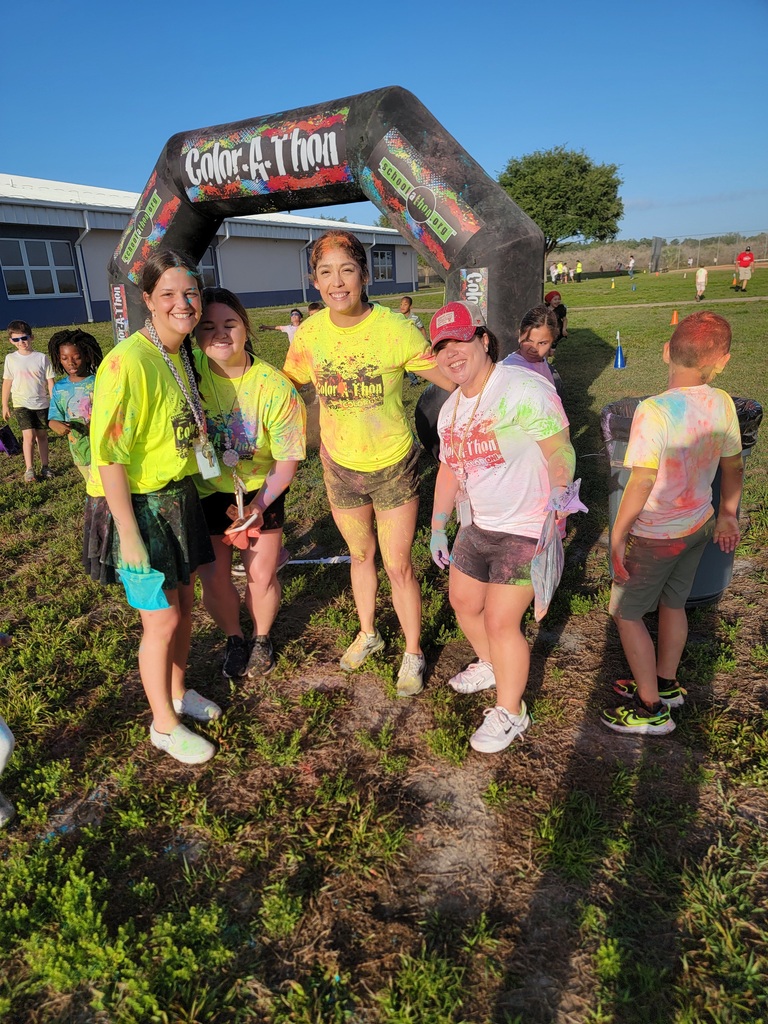 Staff and students at MES Color run.