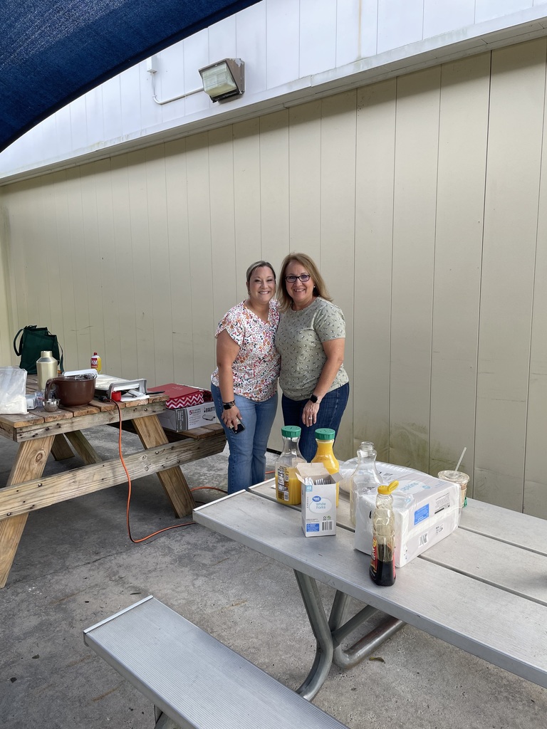 photo of Mrs. Prince and Mrs. Hill smilling