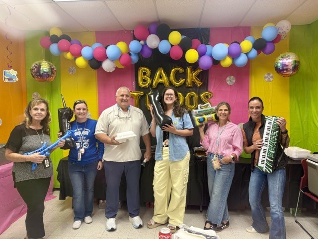 We took it way back last week as we celebrated our incredible teachers and staff with a Totally 90s themed appreciation week—because they’re truly all that and a bag of chips! 💛