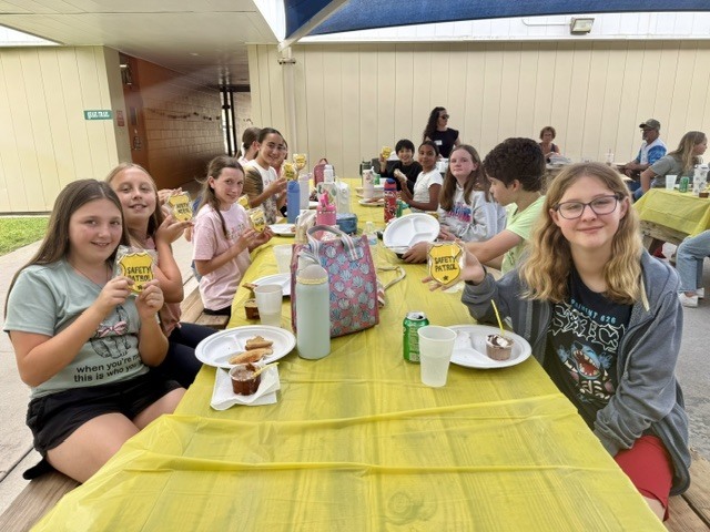 A huge THANK YOU to our dedicated Safety Patrol students for their leadership, responsibility, and commitment throughout the entire school year! These student volunteers have helped keep our campus safe during arrival and dismissal by assisting with traffic and pedestrian safety, guiding fellow students, and serving as positive role models each and every day. 🚸👏