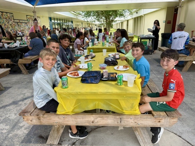 A huge THANK YOU to our dedicated Safety Patrol students for their leadership, responsibility, and commitment throughout the entire school year! These student volunteers have helped keep our campus safe during arrival and dismissal by assisting with traffic and pedestrian safety, guiding fellow students, and serving as positive role models each and every day. 🚸👏