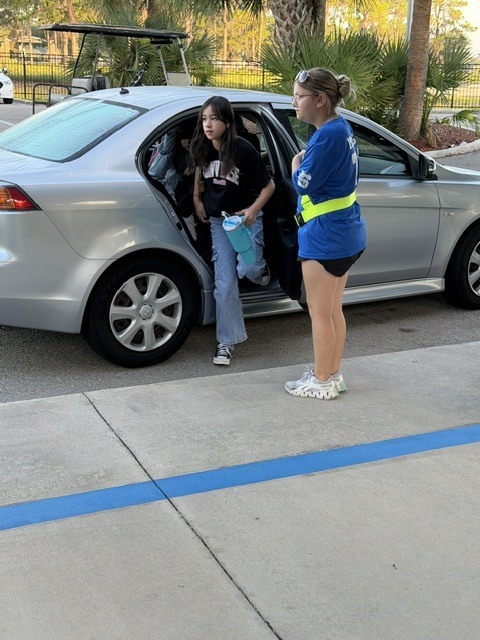 Each day, our safety patrols help make arrival and dismissal run smoothly by assisting with student drop off and pick up, showing leadership, responsibility, and kindness along the way. Their hard work and dedication help keep our campus safe for everyone!