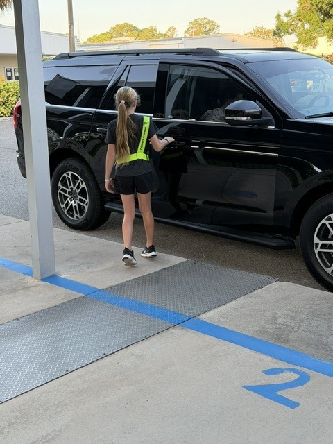 Each day, our safety patrols help make arrival and dismissal run smoothly by assisting with student drop off and pick up, showing leadership, responsibility, and kindness along the way. Their hard work and dedication help keep our campus safe for everyone!