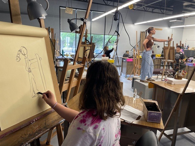 This spring, members of the CTE Art Club had an incredible opportunity to visit South Florida State College's Art Department for a day filled with creativity, exploration, and hands-on learning!