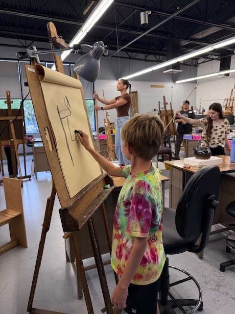 This spring, members of the CTE Art Club had an incredible opportunity to visit South Florida State College's Art Department for a day filled with creativity, exploration, and hands-on learning!