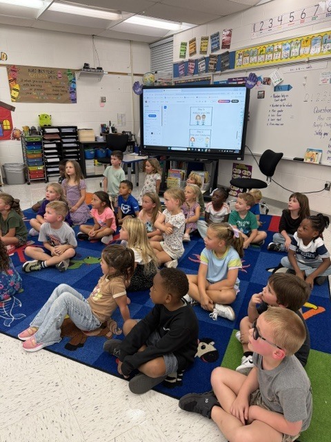 Our kindergarten scientists used the classic Humpty Dumpty nursery rhyme to investigate the question: “What will protect Humpty Dumpty?” 🤔🥚