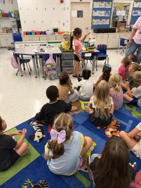 Our kindergarten scientists used the classic Humpty Dumpty nursery rhyme to investigate the question: “What will protect Humpty Dumpty?” 🤔🥚