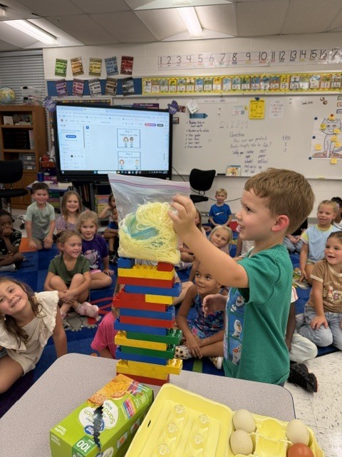 Our kindergarten scientists used the classic Humpty Dumpty nursery rhyme to investigate the question: “What will protect Humpty Dumpty?” 🤔🥚