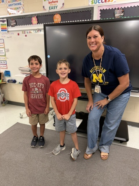 What a great day to show our school spirit! We loved seeing our Mustangs representing their favorite colleges and showing off their school pride! 