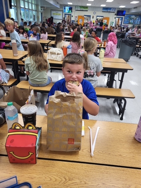 🥁 Congratulations to our winner… Kaiden B. from Mrs. Acevedo’s class! 🥳🎉  Kaiden sold the most over the Labor Day weekend and has earned LUNCH FROM HIS FAVORITE FAST-FOOD RESTAURANT! 🍔🍕🌮