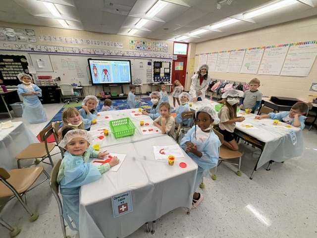 Our 1st Grade Mustangs have officially completed their Human Body Unit! 🎉 To wrap up their learning, each class participated in a fun, hands-on culminating activity that put their knowledge to the test!