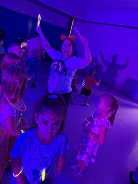 Our kindergartners and first graders had an AMAZING time at the Glow Party!