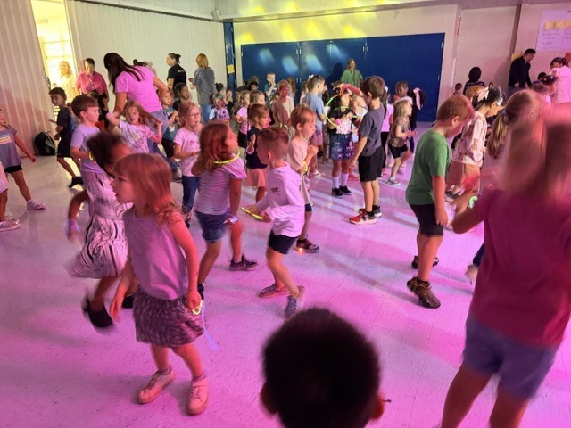Our kindergartners and first graders had an AMAZING time at the Glow Party!