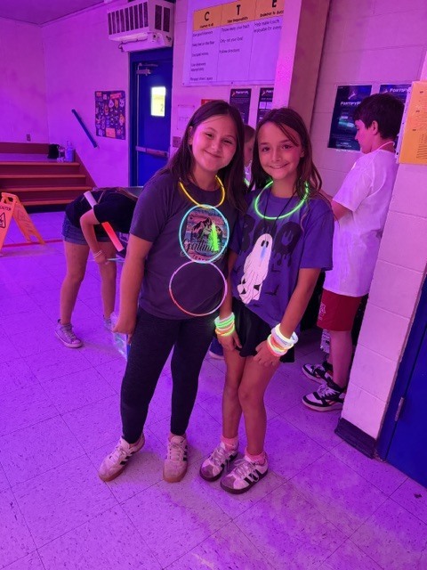 Our 4th and 5th graders had an AMAZING time at the CTE Glow Dance, dancing with friends, showing off their moves, and making memories that will shine long after the lights go out! 