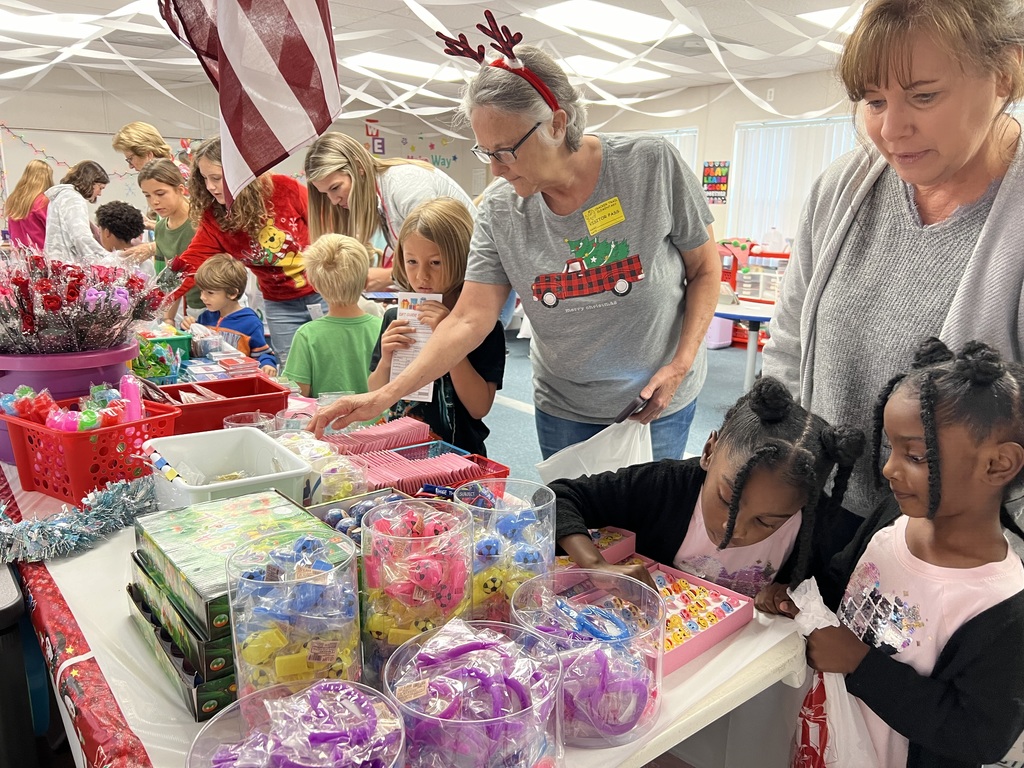 Students shopping