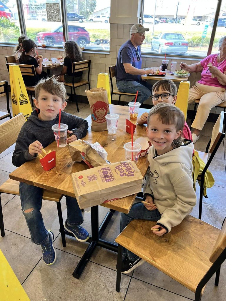 Students enjoying Wendy's