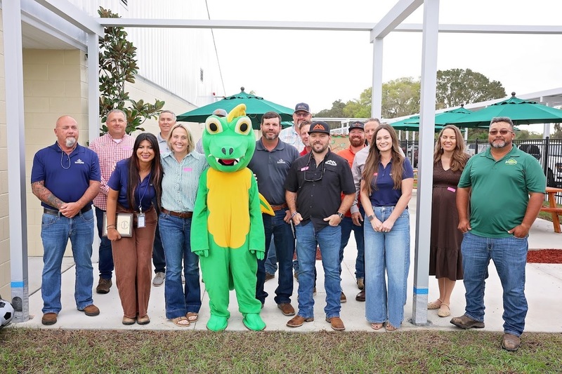 Ribbon cutting dignataries