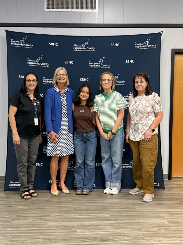 Recipient pictures with staff
