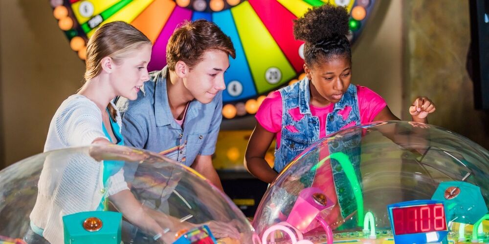 kids playing arcade games