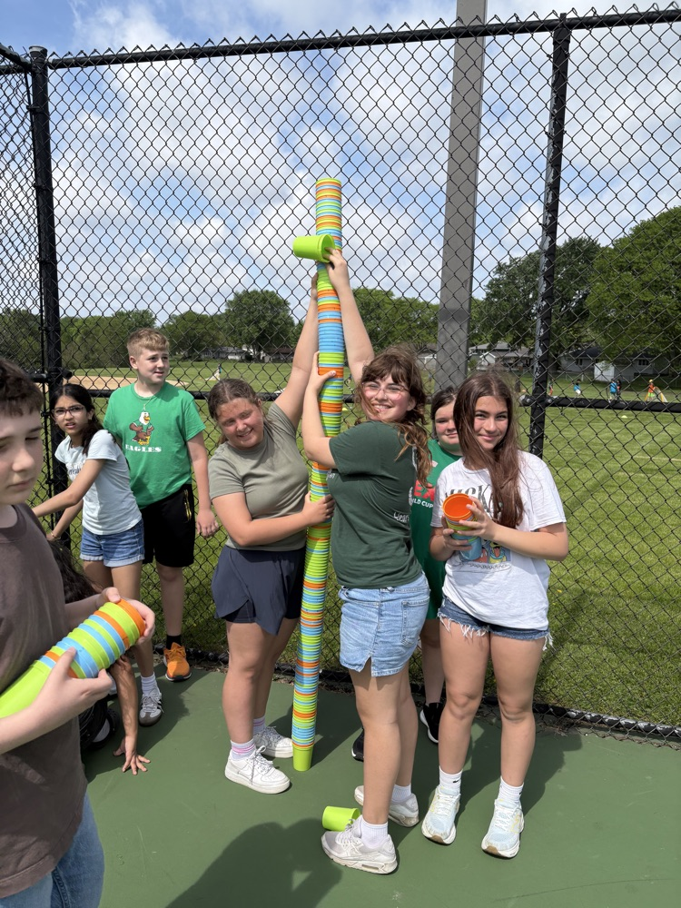 Students on field day. 