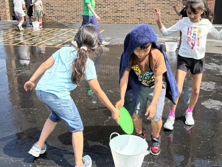 Students on field day. 