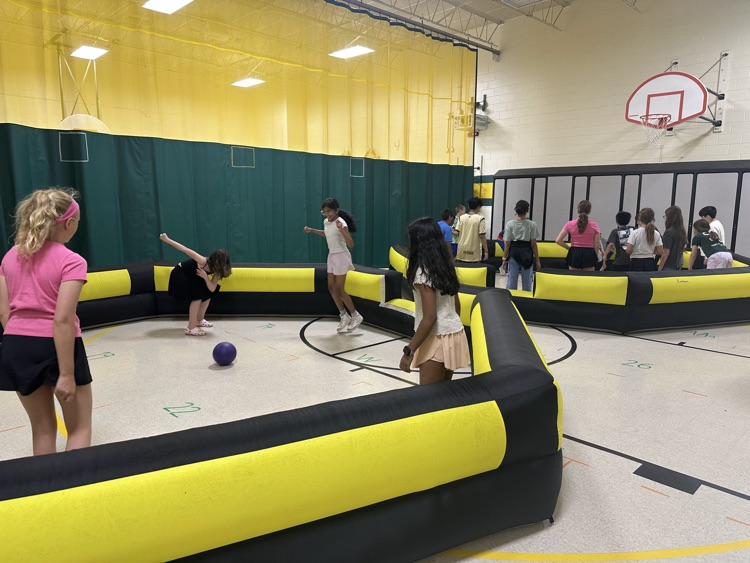 Students on field day. 