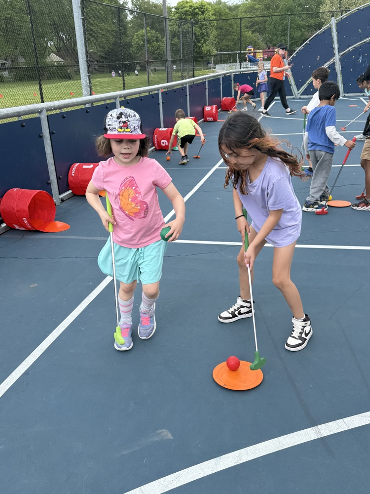 Students on field day. 