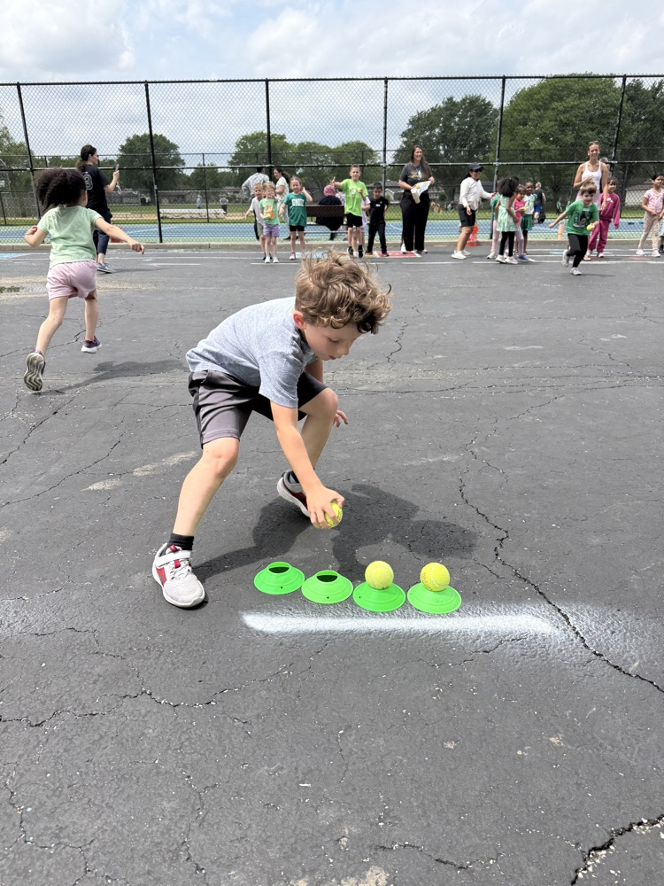 Students on field day. 